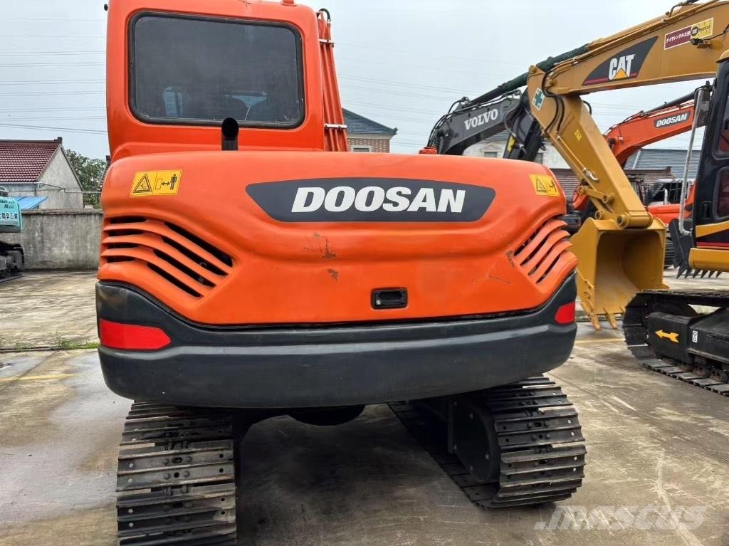 Doosan DX 75-9 小型挖掘机