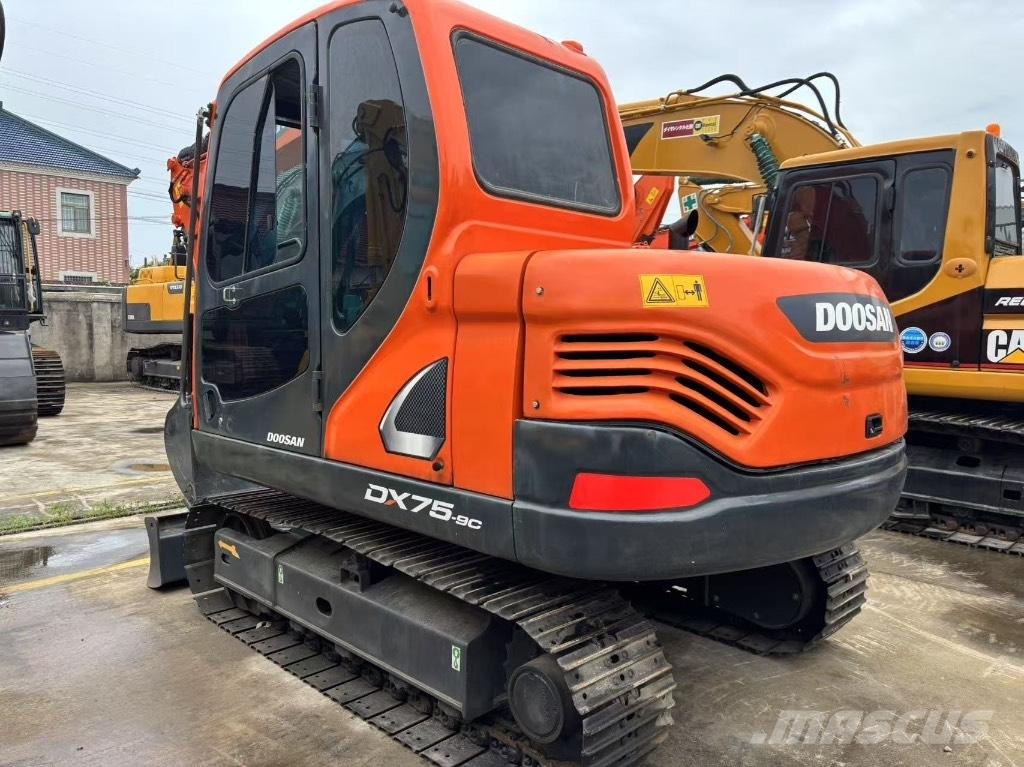 Doosan DX 75-9 小型挖掘机