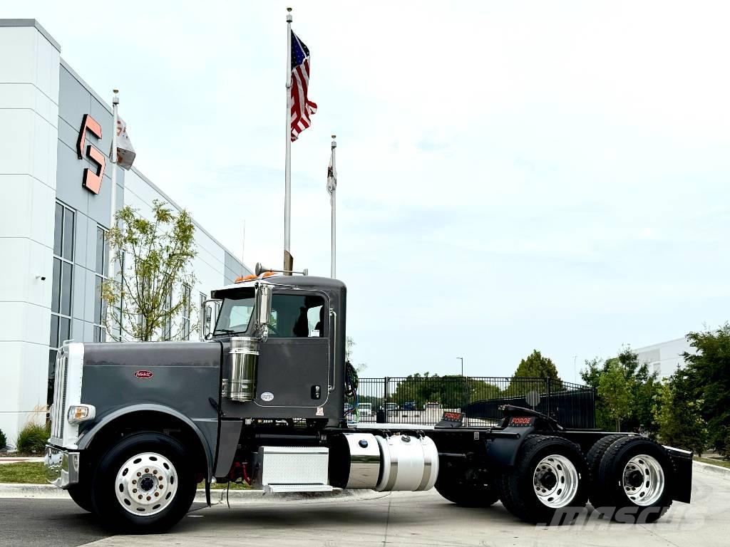 Peterbilt 389 牵引车