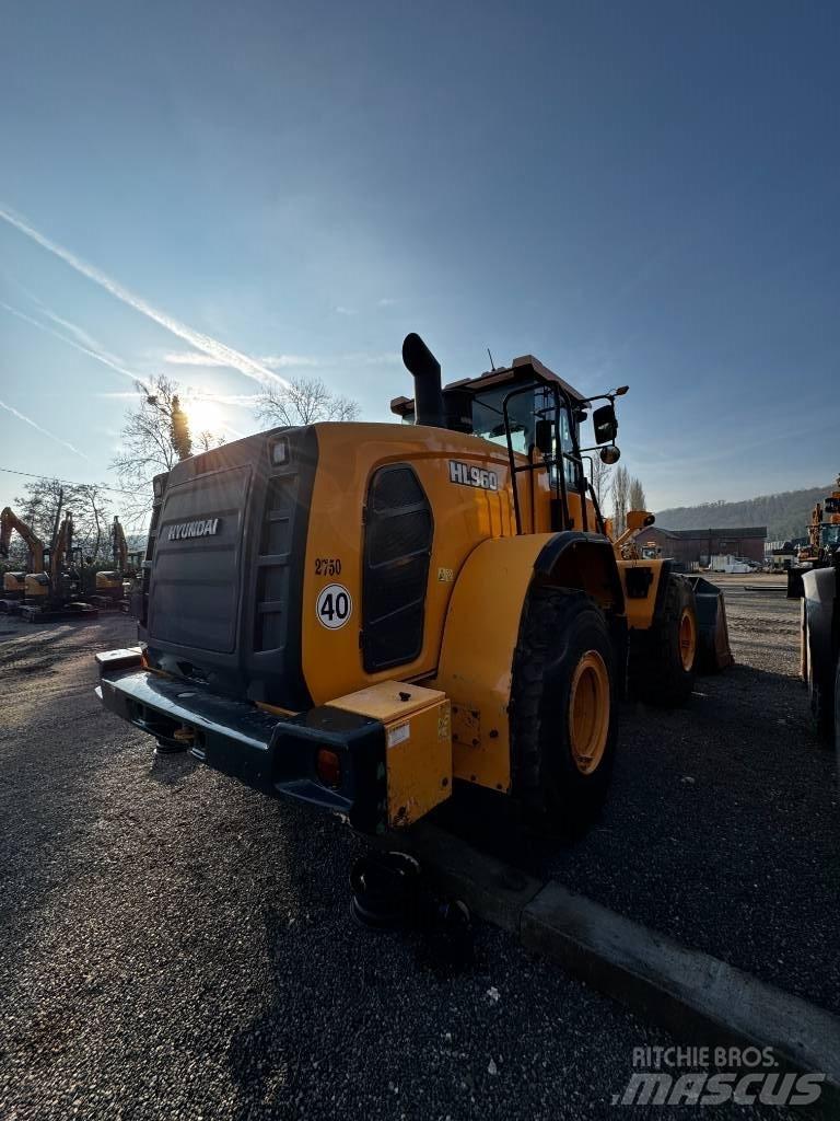 Hyundai HL 960 轮式装载机
