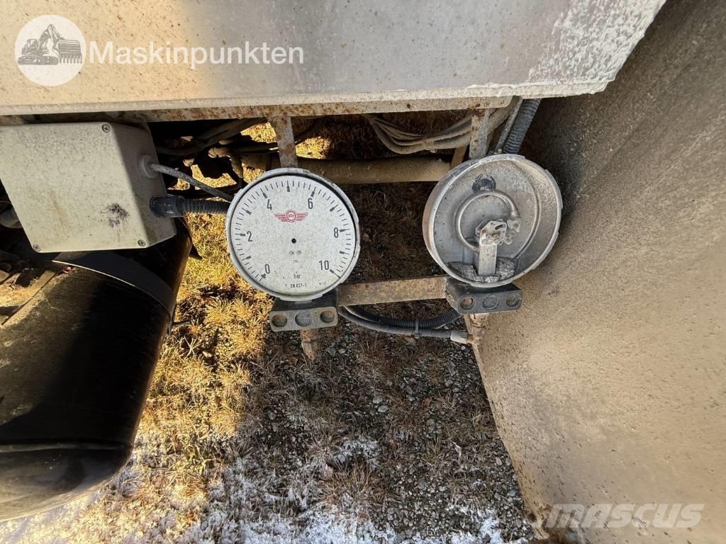 Scania R 164 GB 工程吊钩车