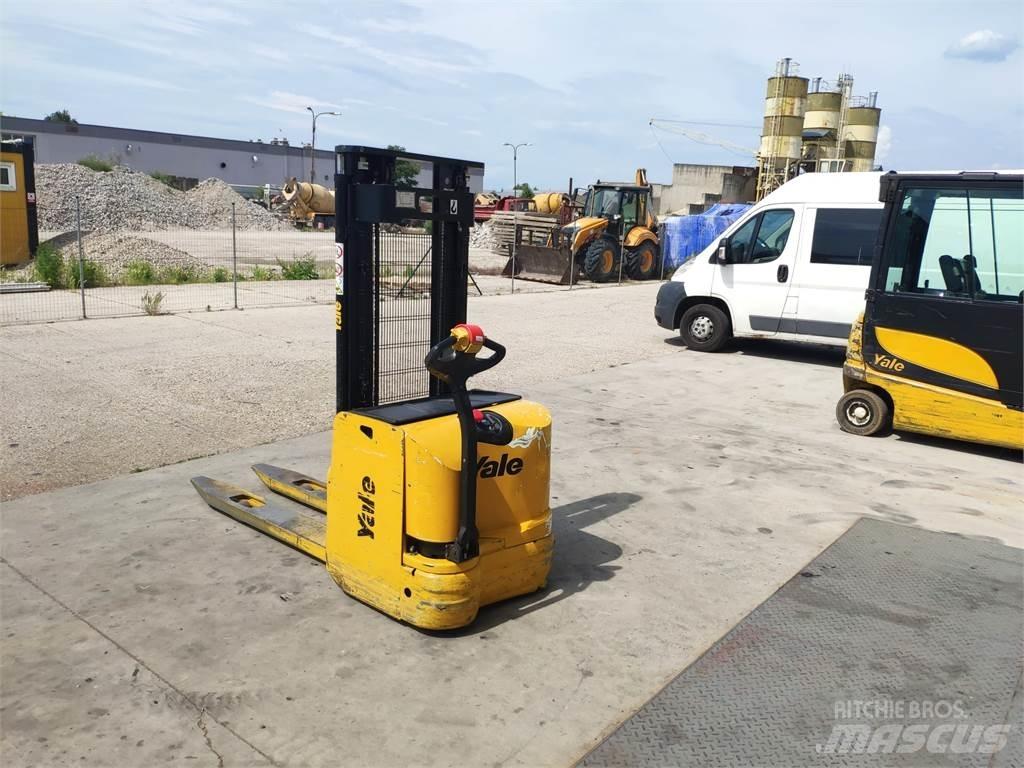 Yale MS14 AC 手推堆垛车