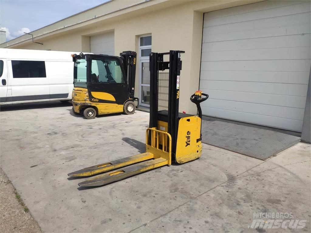 Yale MS14 AC 手推堆垛车