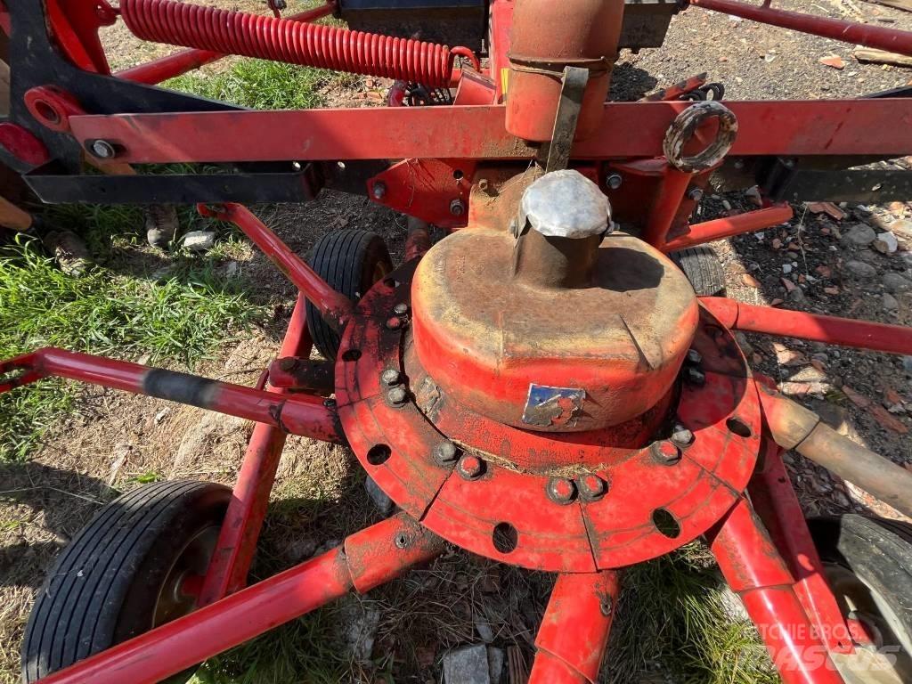 Kuhn GA3801 GM 犁耙和摊草机