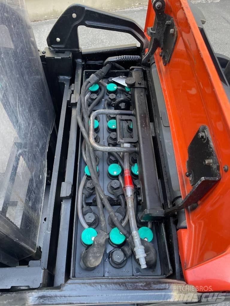 BT SPE 200 D 手推堆垛车