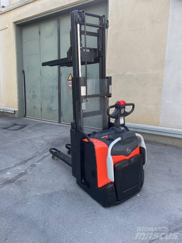 BT SPE 200 D 手推堆垛车