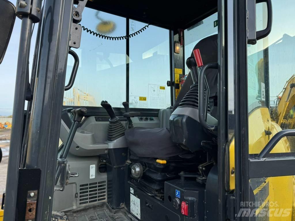 Komatsu PC80MR-5 小型挖掘机
