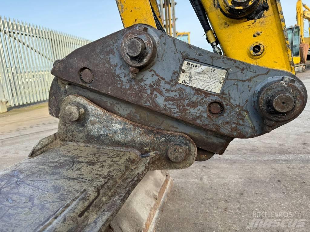 Komatsu PC80MR-5 小型挖掘机