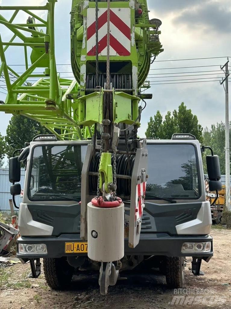 Zoomlion ZTC700 全地面起重机︳移动式起重机