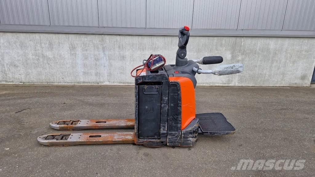 BT LPE 250 电动叉车