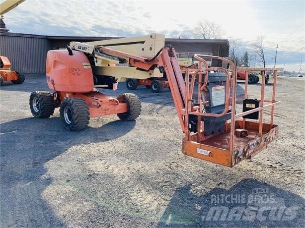 JLG 450 AJ 曲臂高空工作平台