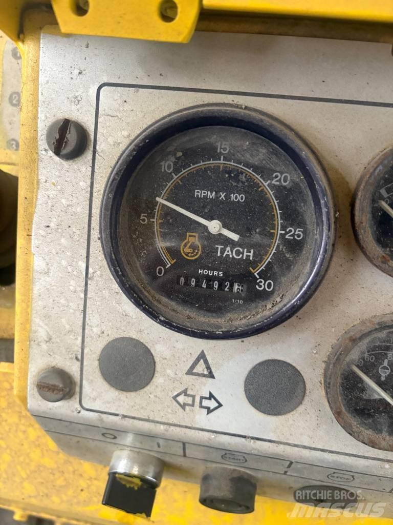 Dynapac CP 271 胶轮压路机