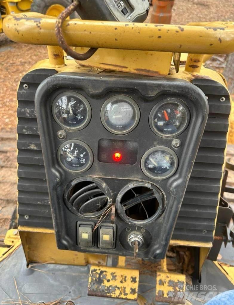 CAT D 3 G LGP 履带式推土机