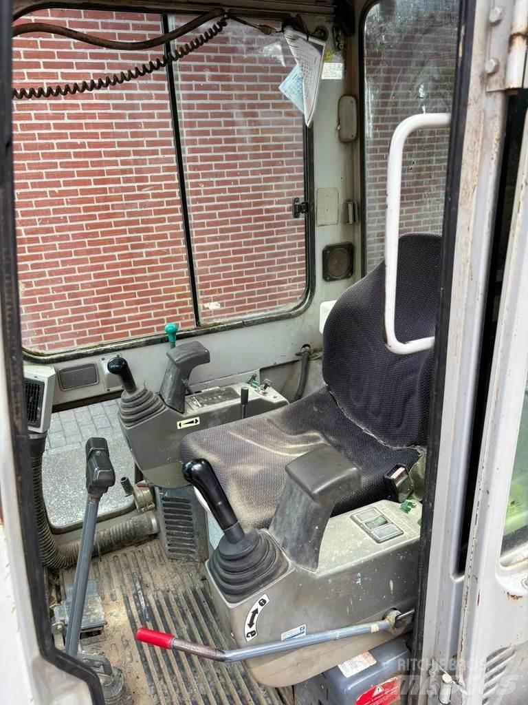 Takeuchi TB 016 小型挖掘机