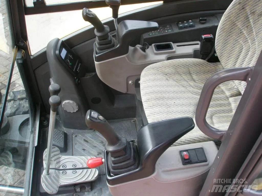 Volvo EC35D 小型挖掘机