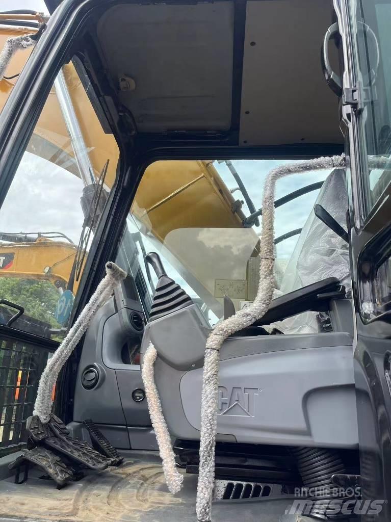 CAT 320 D 履带挖掘机