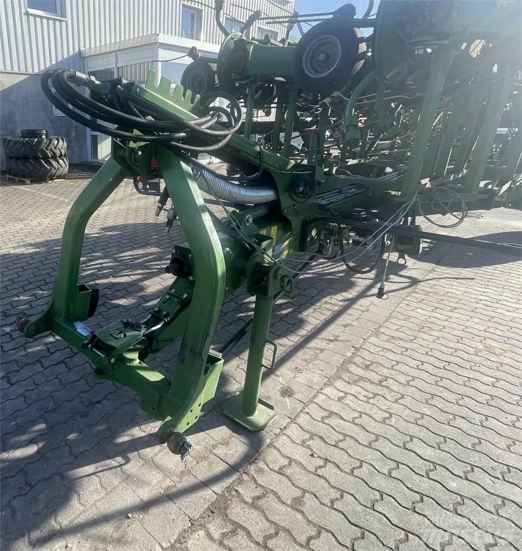Krone KWT 2000 犁耙和摊草机