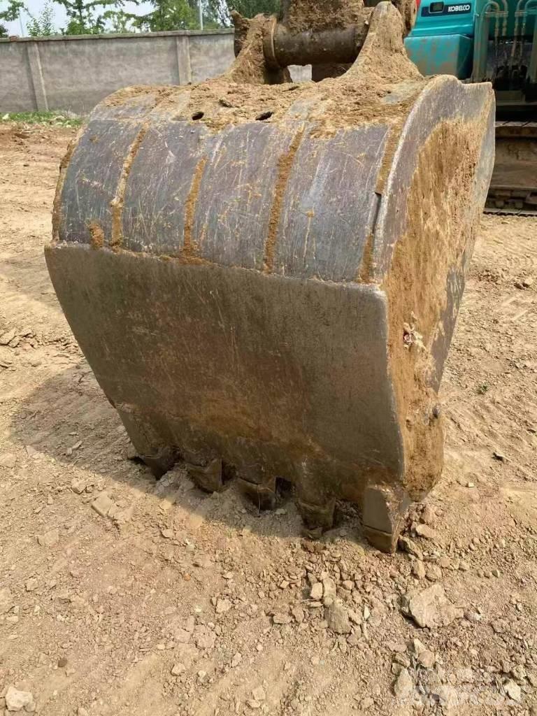 Kobelco SK140 履带挖掘机