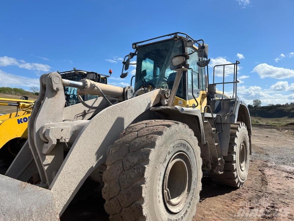 Komatsu WA 470 轮式装载机