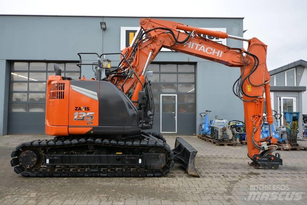 Hitachi ZX 135 US-7 履带挖掘机
