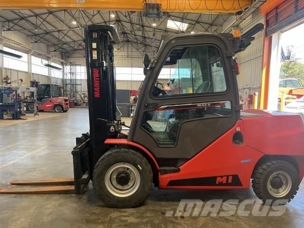 Manitou MI55 D 越野叉车|叉装车
