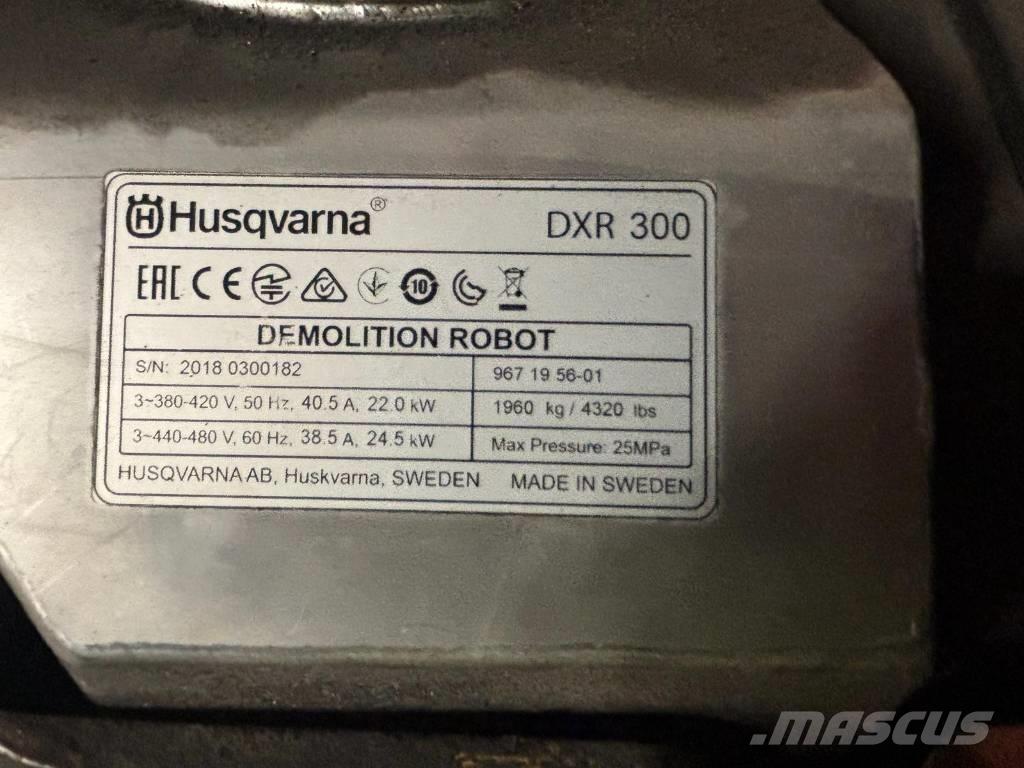 Husqvarna DXR 300 组装挖掘机