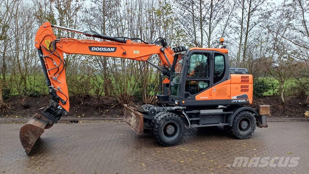Doosan DX 165 W-5 轮式挖掘机