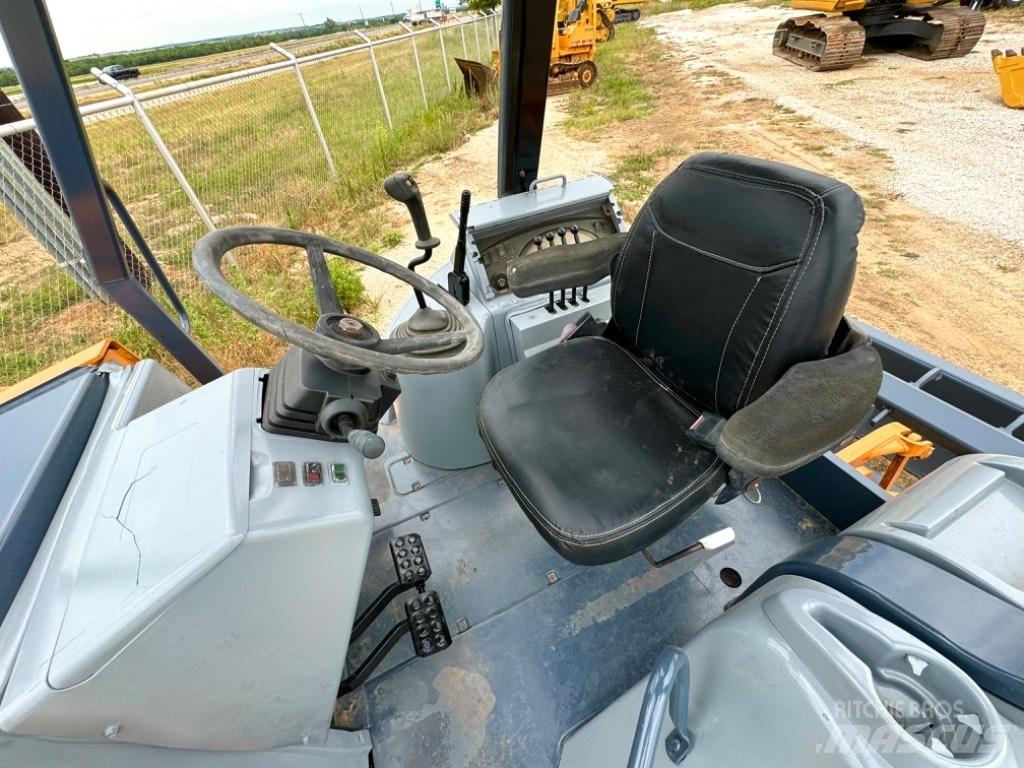 CASE 570 M XT 轮式装载机