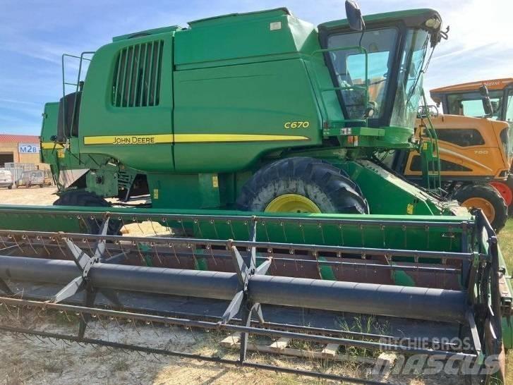 John Deere C 670 联合收割机