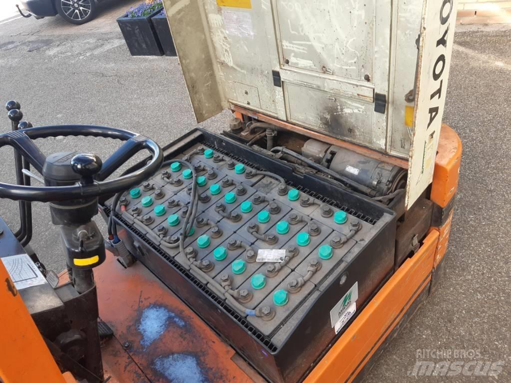 Toyota 2 FBE 18 电动叉车