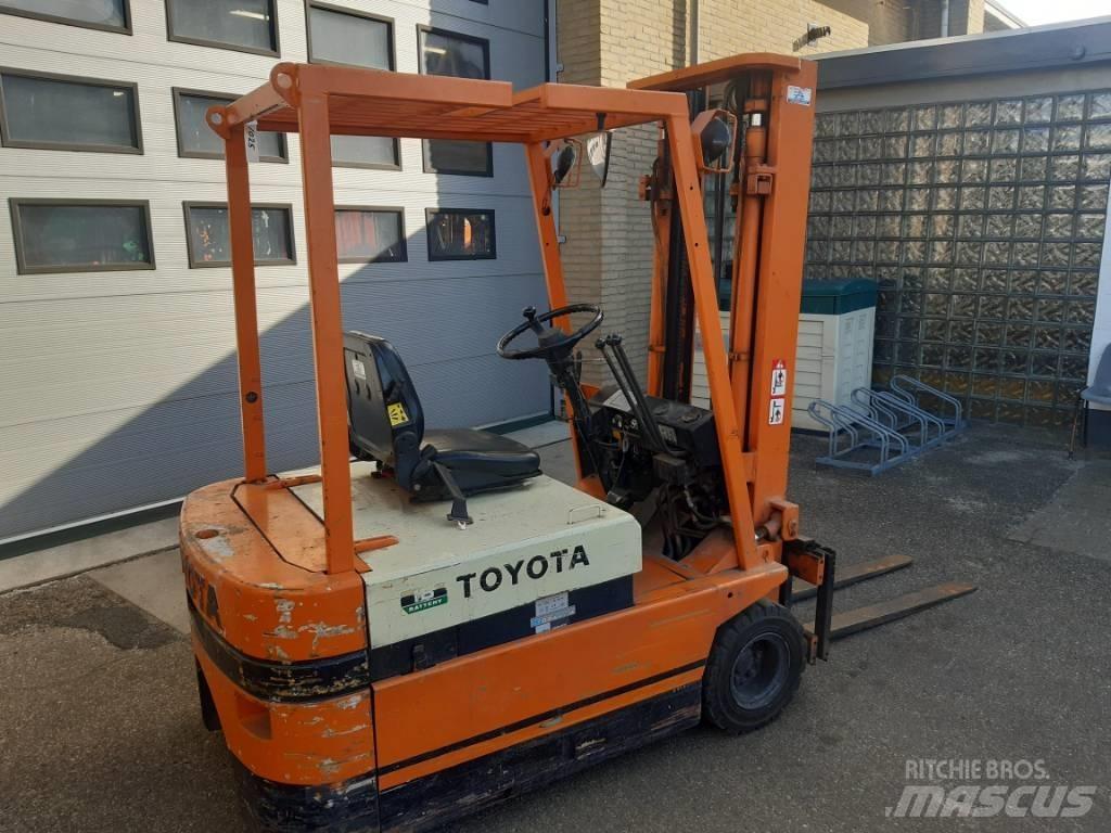 Toyota 2 FBE 18 电动叉车
