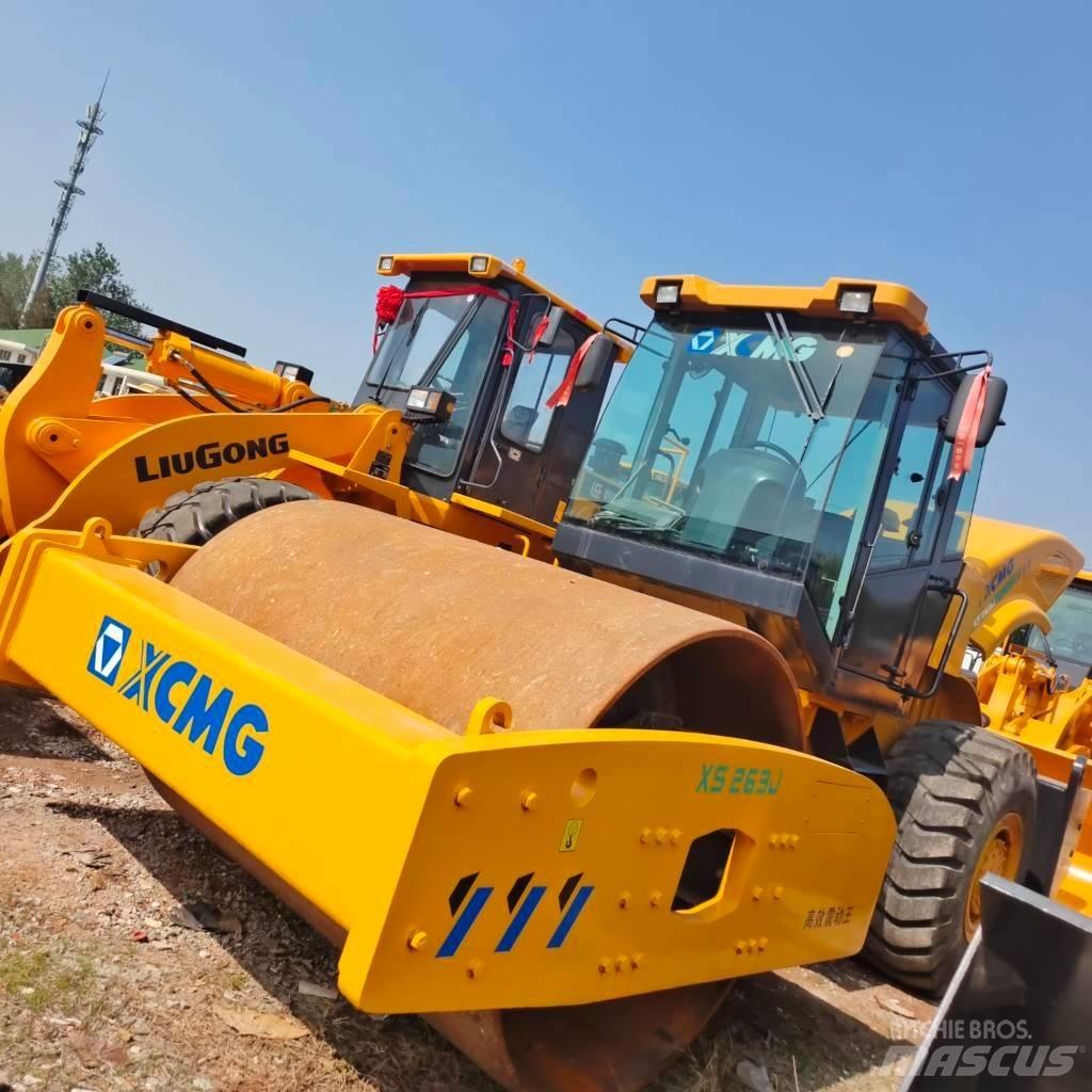 XCMG XS263J 单轮压路机