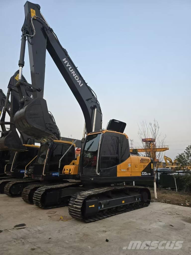 Hyundai R 220-9 S 履带挖掘机