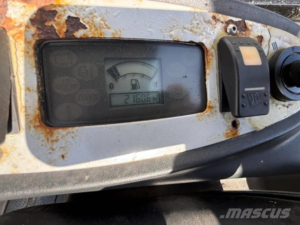 JCB 8014 CTS 小型挖掘机