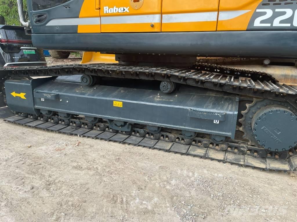 Hyundai 220LC-9S 履带挖掘机