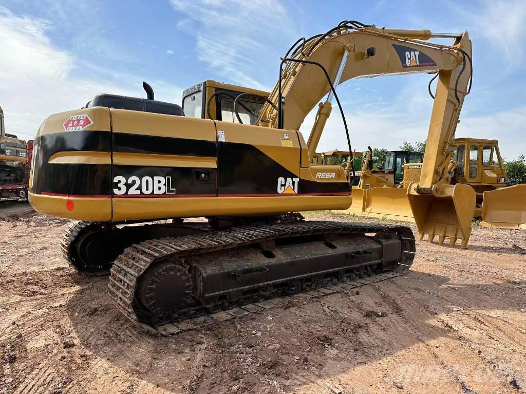 CAT 320B 履带挖掘机