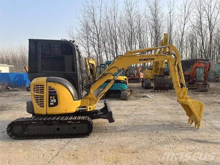 Komatsu PC35 小型挖掘机