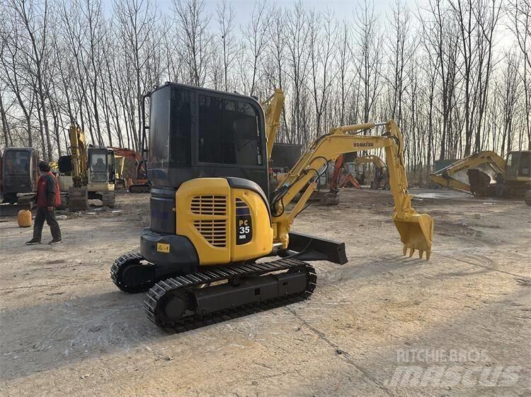 Komatsu PC35 小型挖掘机