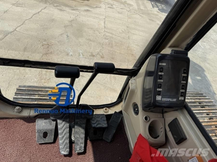 CAT 320 BL 履带挖掘机