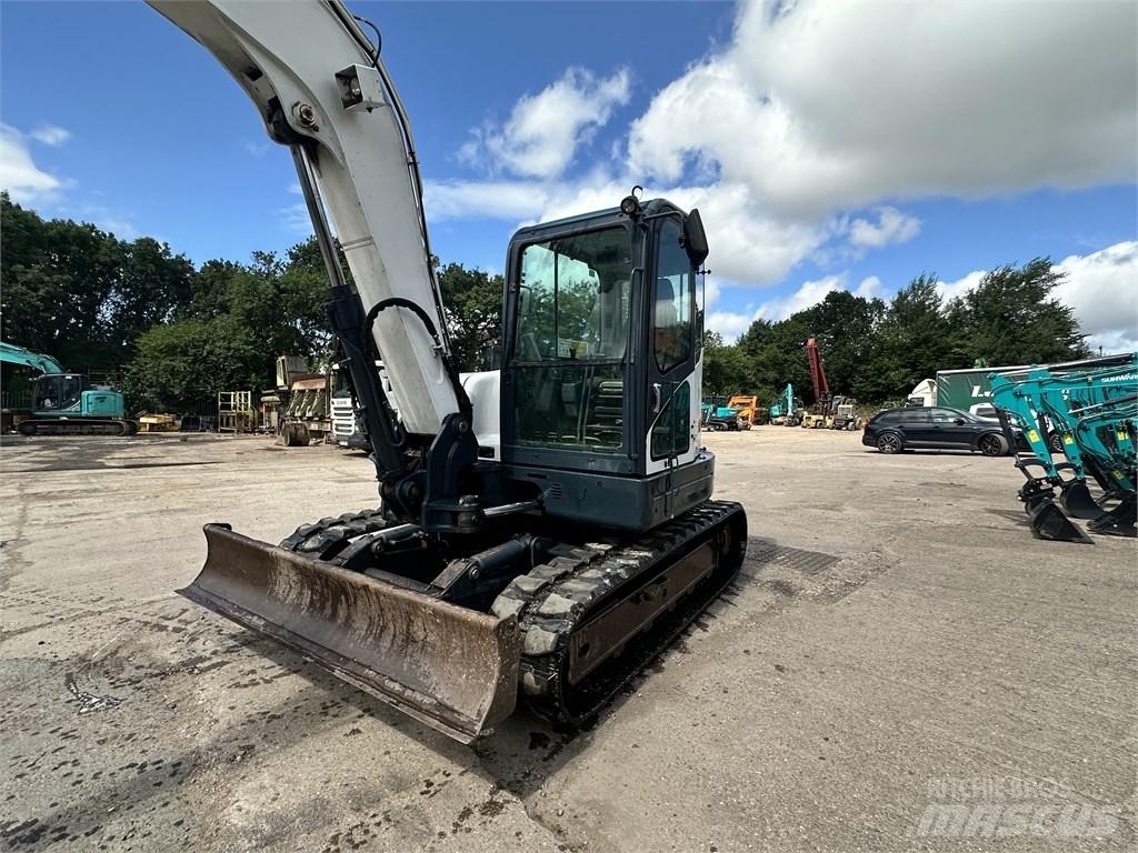 Bobcat E80 中型挖掘机