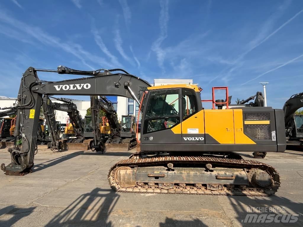 Volvo EC220EL 履带挖掘机