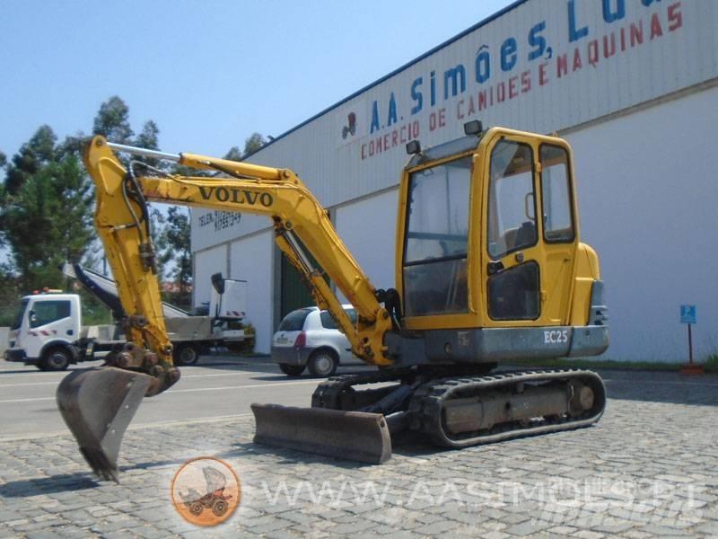 Volvo EC 25 小型挖掘机