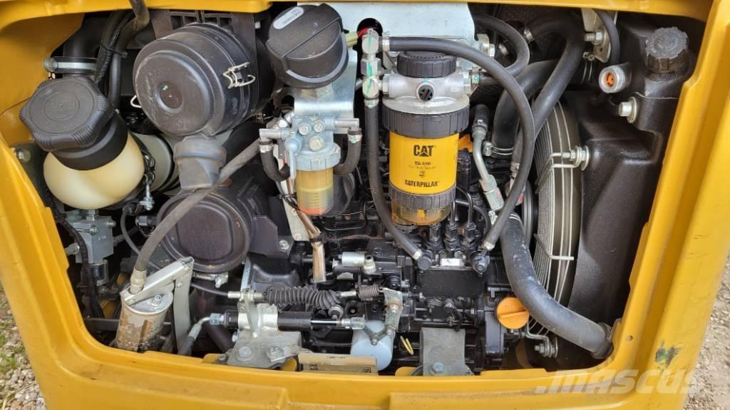 CAT 301.7 D 小型挖掘机