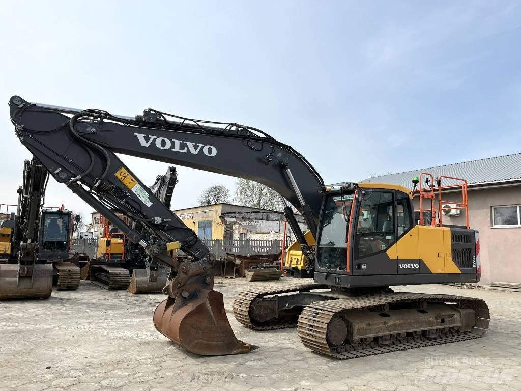 Volvo EC 220 E 履带挖掘机