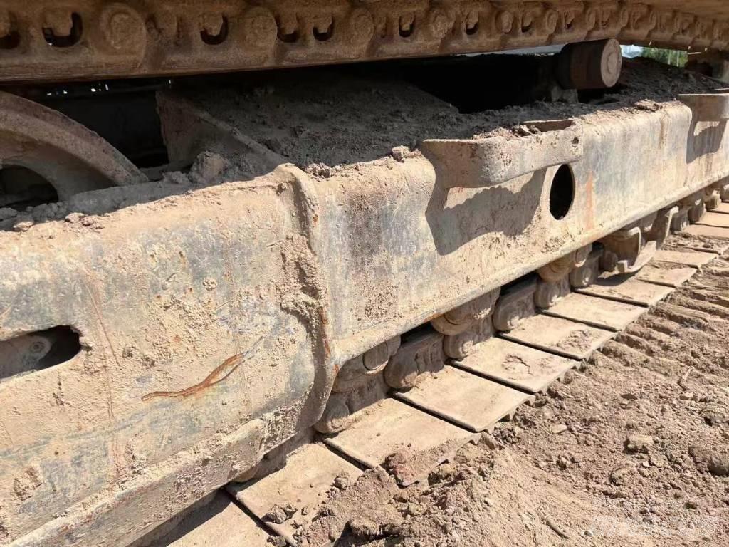 Komatsu PC 130 履带挖掘机