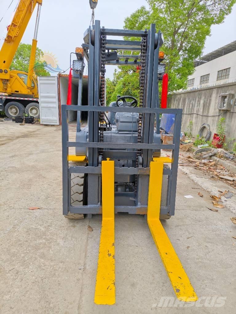 Komatsu FD30 柴油叉车