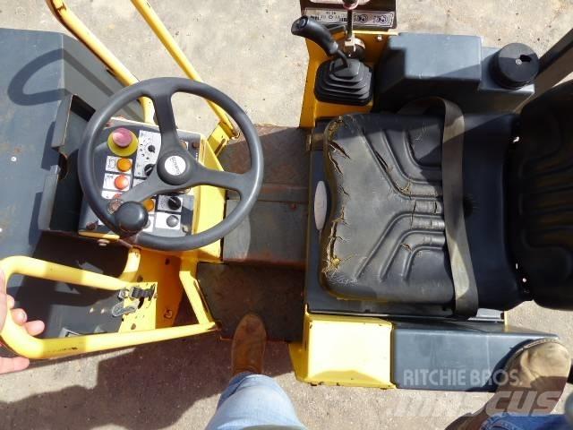 Bomag BW 80 ADH-2 双轮压路机