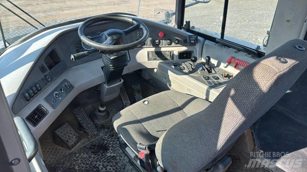 Volvo A 30 F 铰接式自卸车