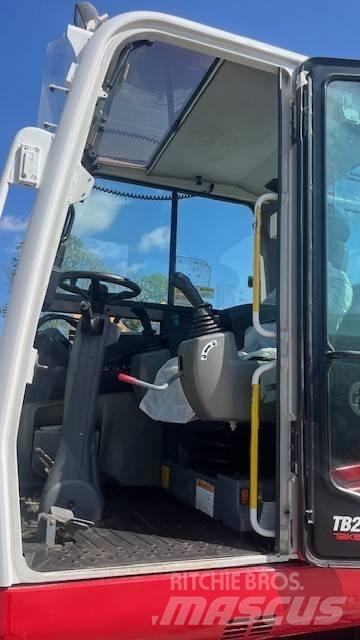 Takeuchi TB295W 轮式挖掘机