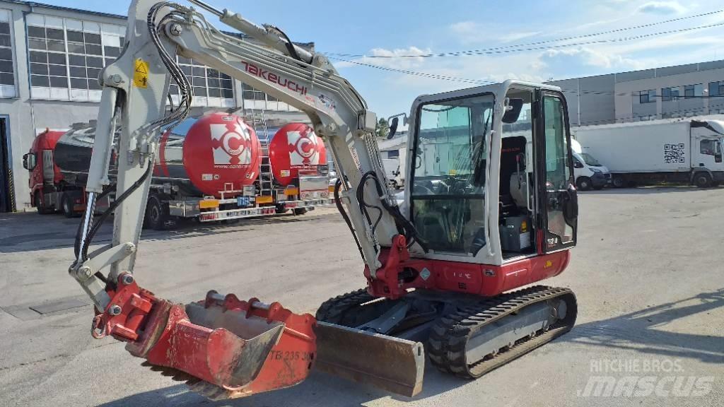 Takeuchi TB 240 小型挖掘机